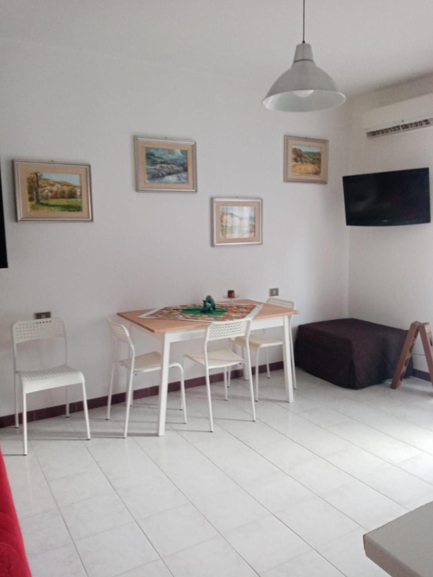 Daro'S Apartment Selargius Buitenkant foto
